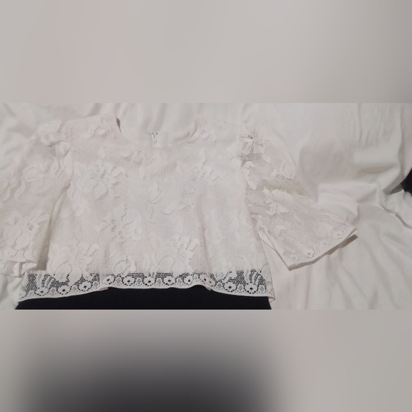 Black skirt white lace attached to bodice - Picture 2 of 5